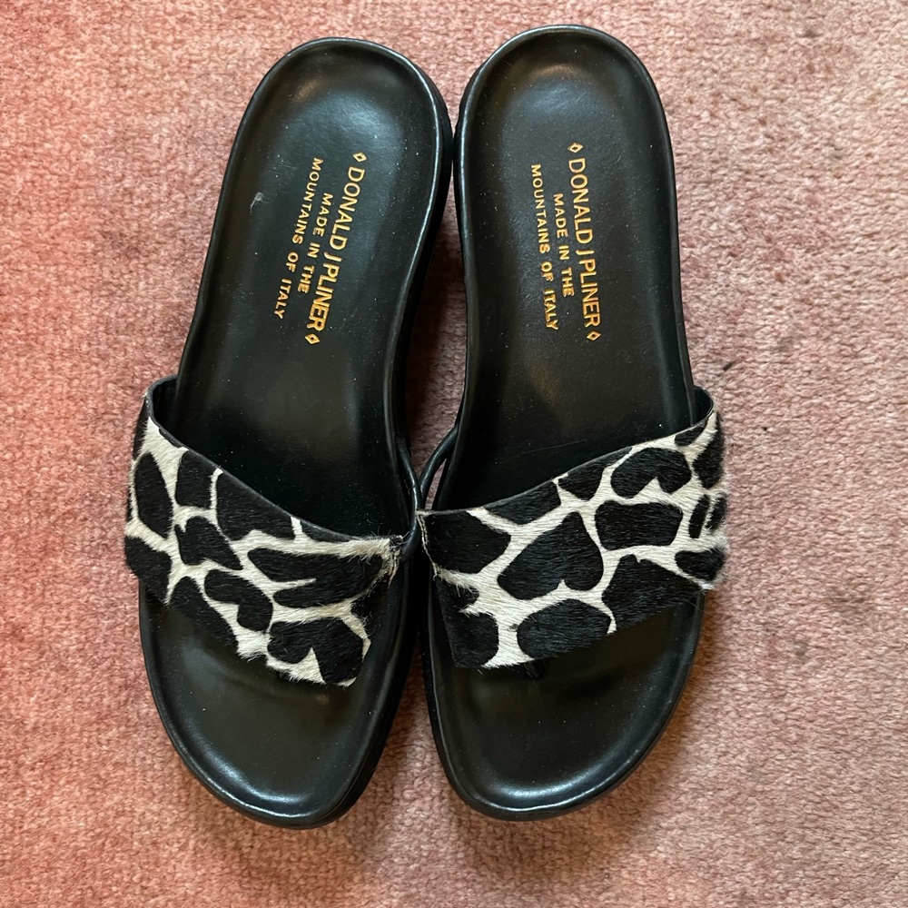 Donald J. Pliner Fifi Sandals Size 5.5